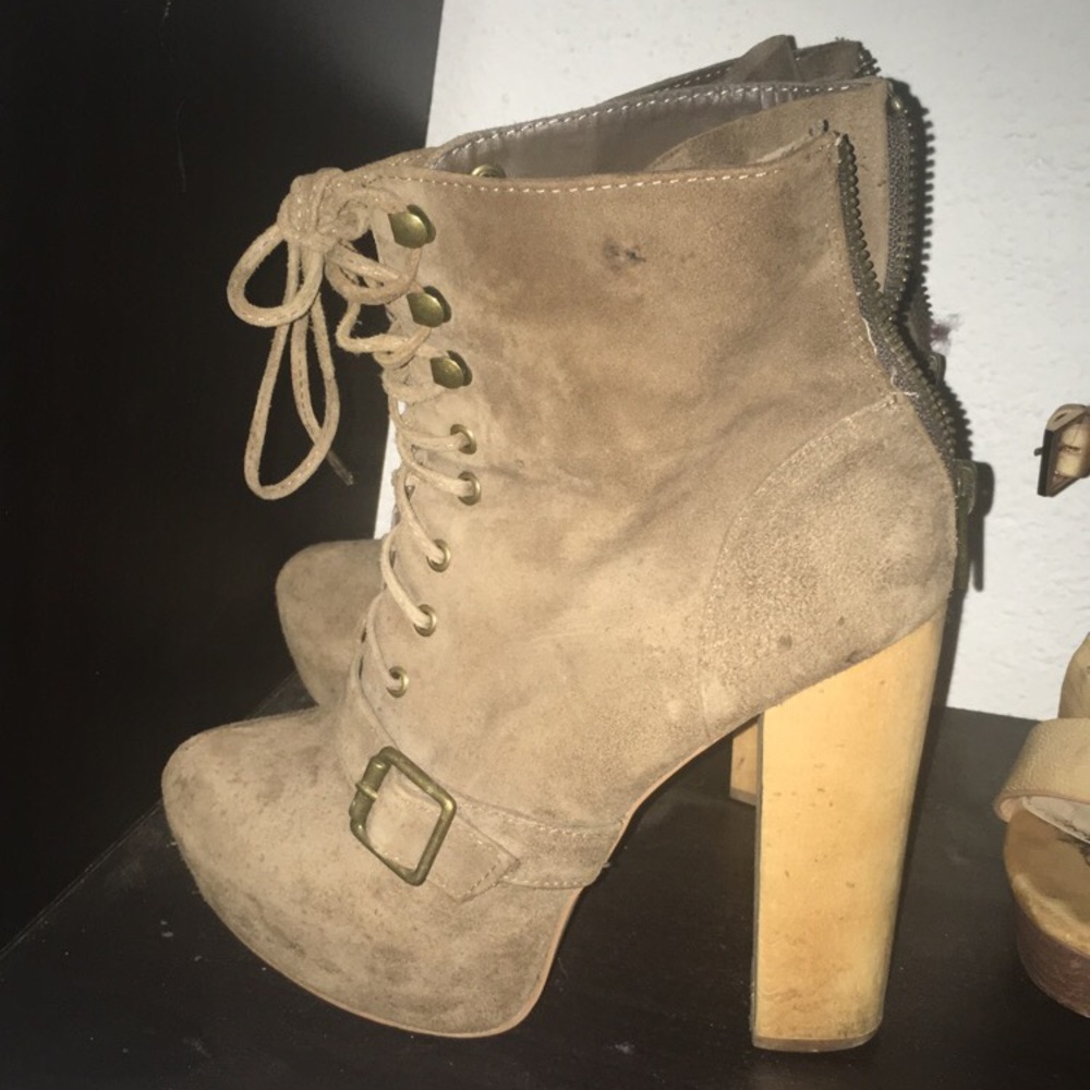 Steve Madden Taupe Booties